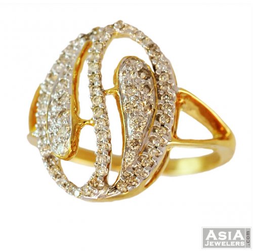 18k Fancy Oval Shaped Diamond Ring 