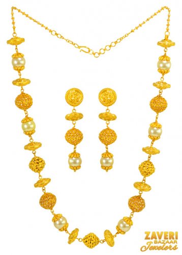 22 Karat Gold Balls Necklace Set 