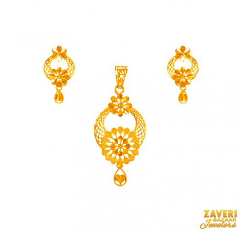 22Kt Gold Fancy Pendant Set 