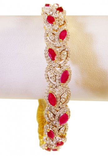 18kt Gold Diamond Ruby Bangle 