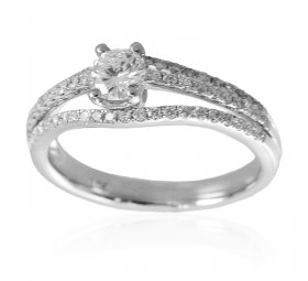 18k Gold Certified Diamond Ring ( Diamond Rings (Ladies) )