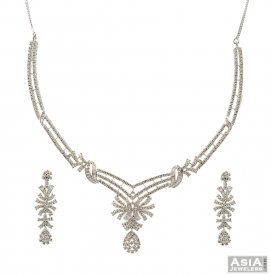 Diamond Studded 18k Necklace Set  ( Diamond Necklace Sets )